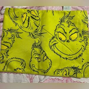 The Grinch Face Green Holiday Table Runner